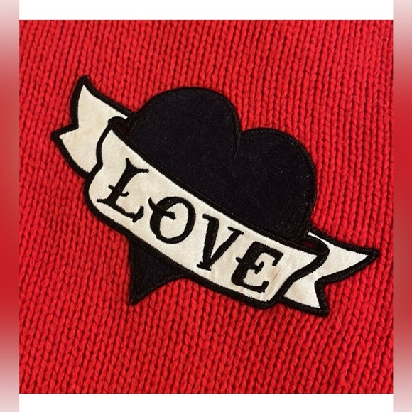 Small Sandro red sweater with navy blue tattoo style heart detail - Picture 4 of 5